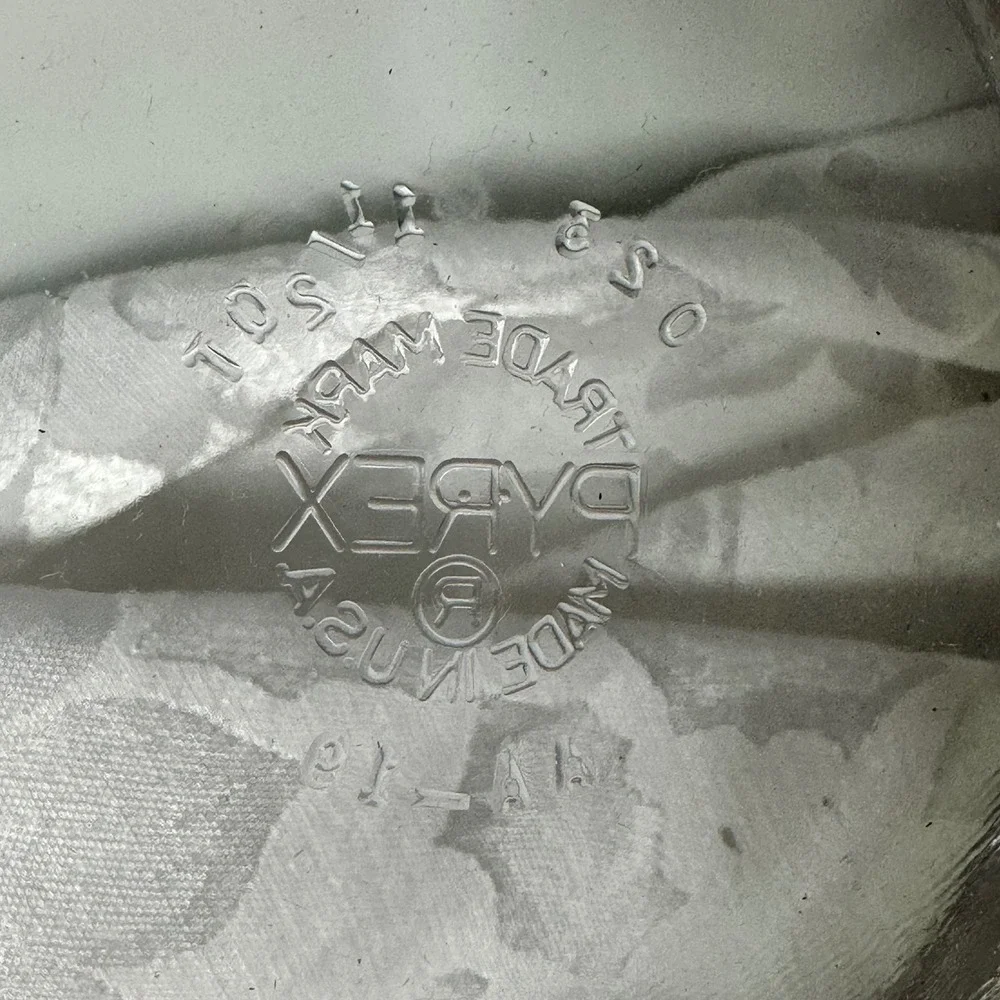Vintage Pyrex Casserole Dish 1.5qt Glass Silver Filigree Carrier Tape Residue